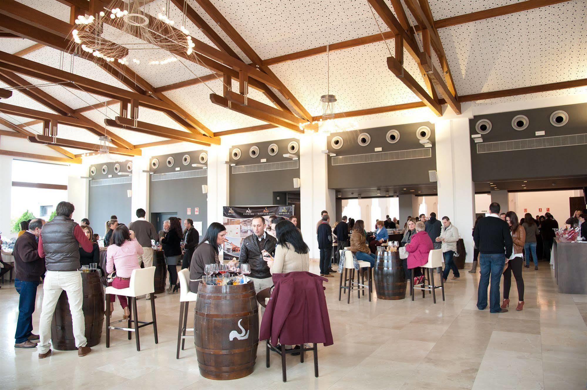 Hotel & Winery Senorio De Nevada Villamena Kültér fotó